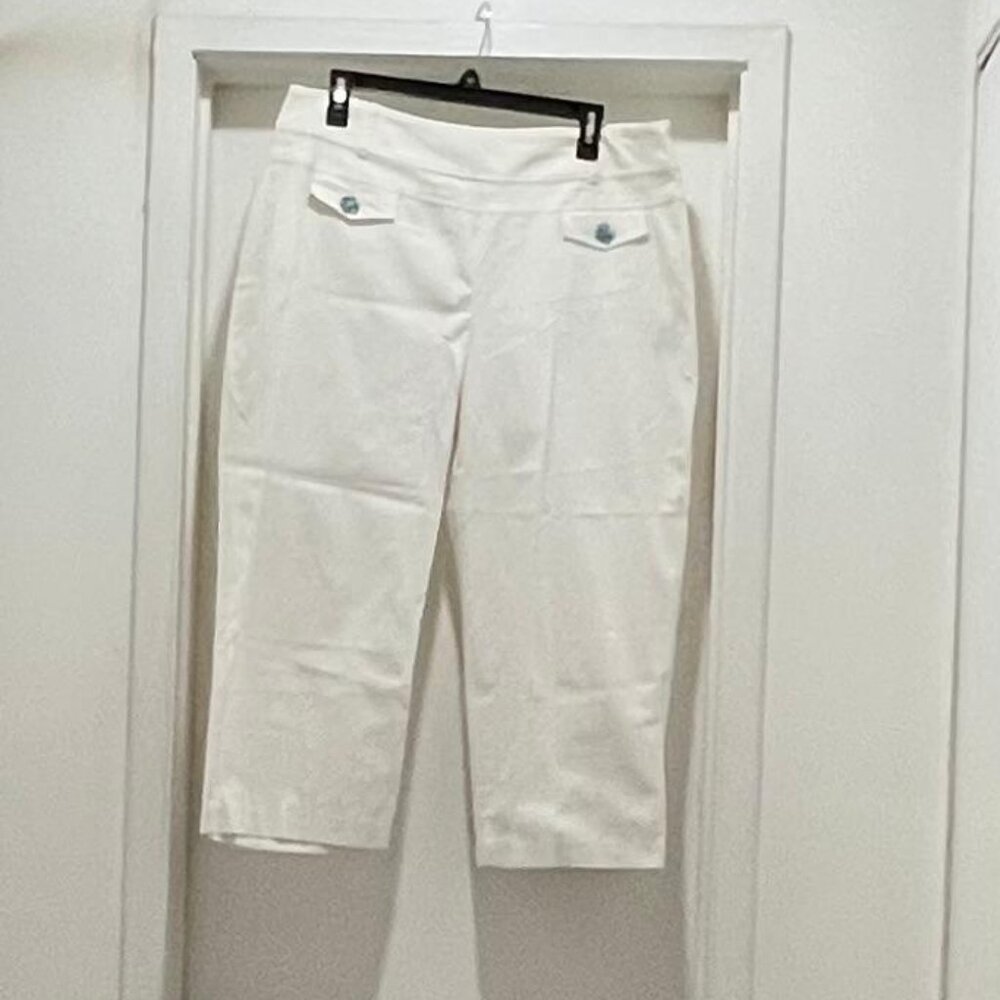 ECI Sz.14 White Capri Pants
